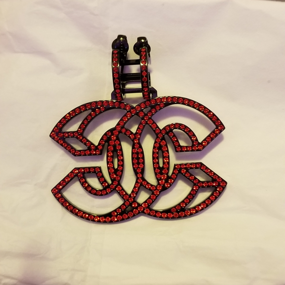 Chanel clip on earring